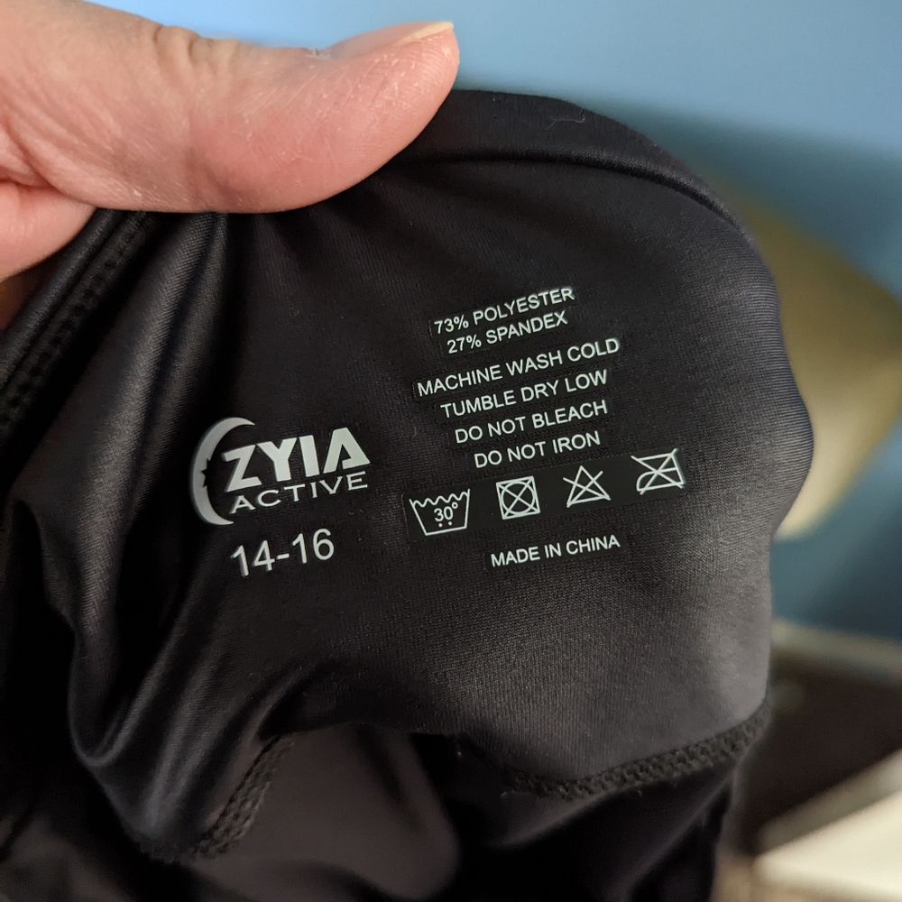 ZYIA size 14-16 black metallic